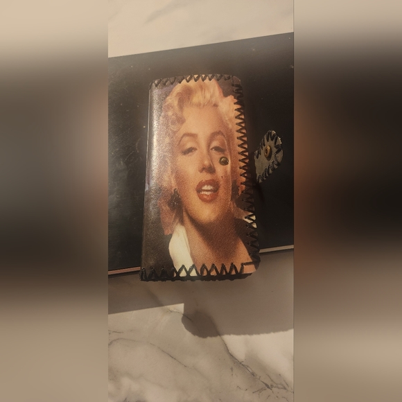 Wallet - Picture 2 of 5